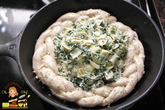 Garlic Parmesan Pull A Part Bread With Spinach Artichoke Dip